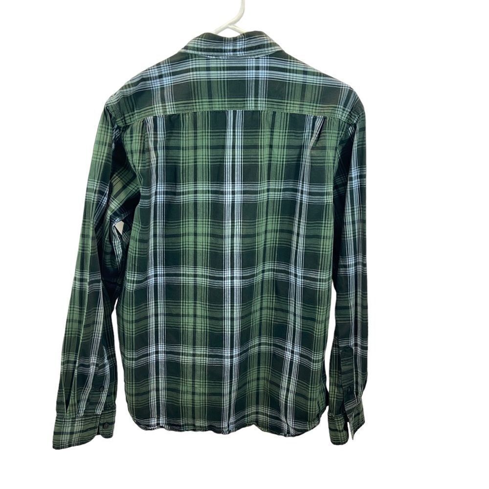 Lot of Two Mens Casual Long Sleeve Button Down Shirt Medium and Large - Picture 4 of 10